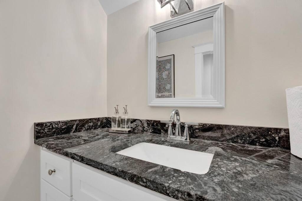 The Victorian - Elegant 3Br Home Near Overton Memphis Buitenkant foto